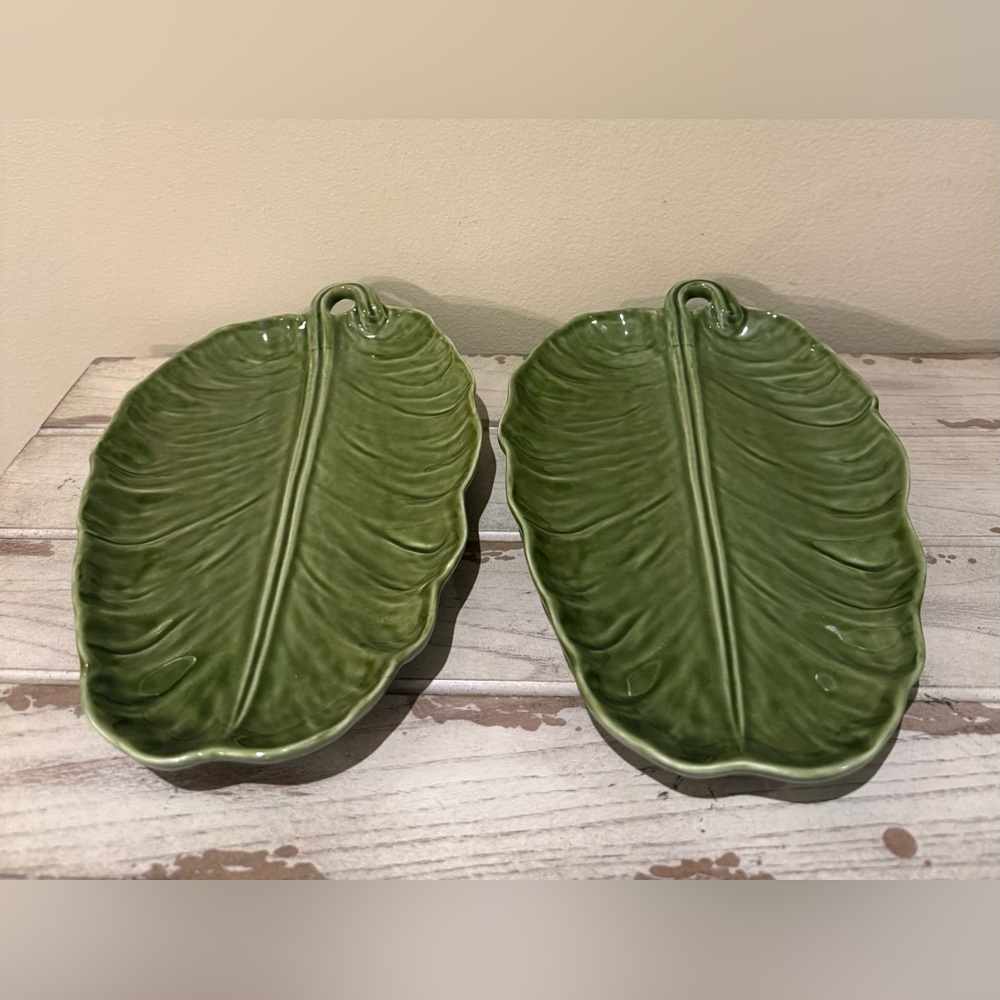 Set of 2 Olfaire Majolica 12” Banana Leaf Trays / Platters